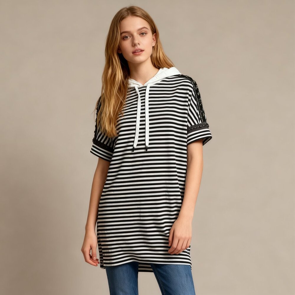 €591 N°21 Black and White Knit Hooded Mini Dress Size M